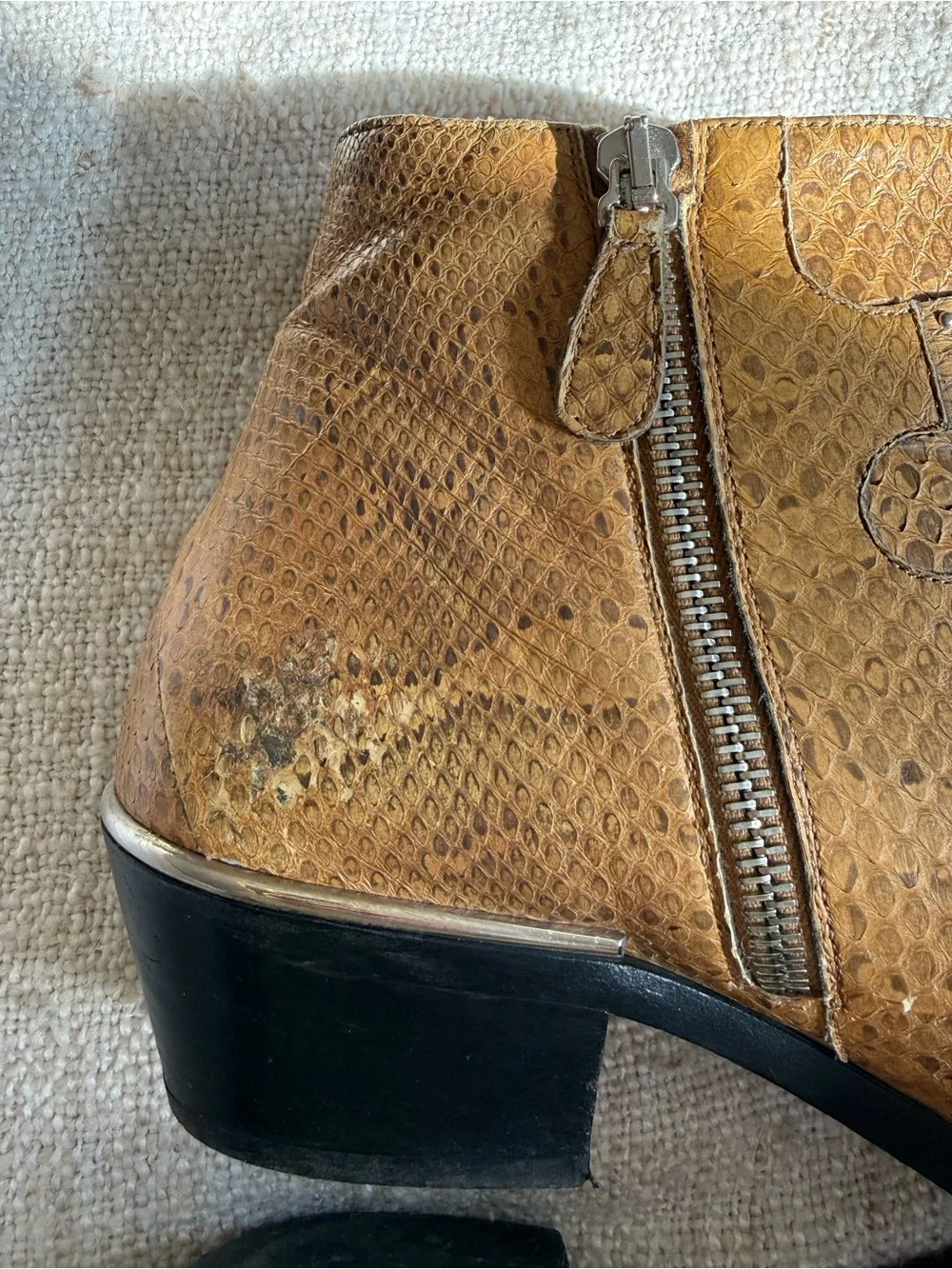 Chloé Susanna in Python  Leather Studded Ankle Boots Sz 7 ⭐️